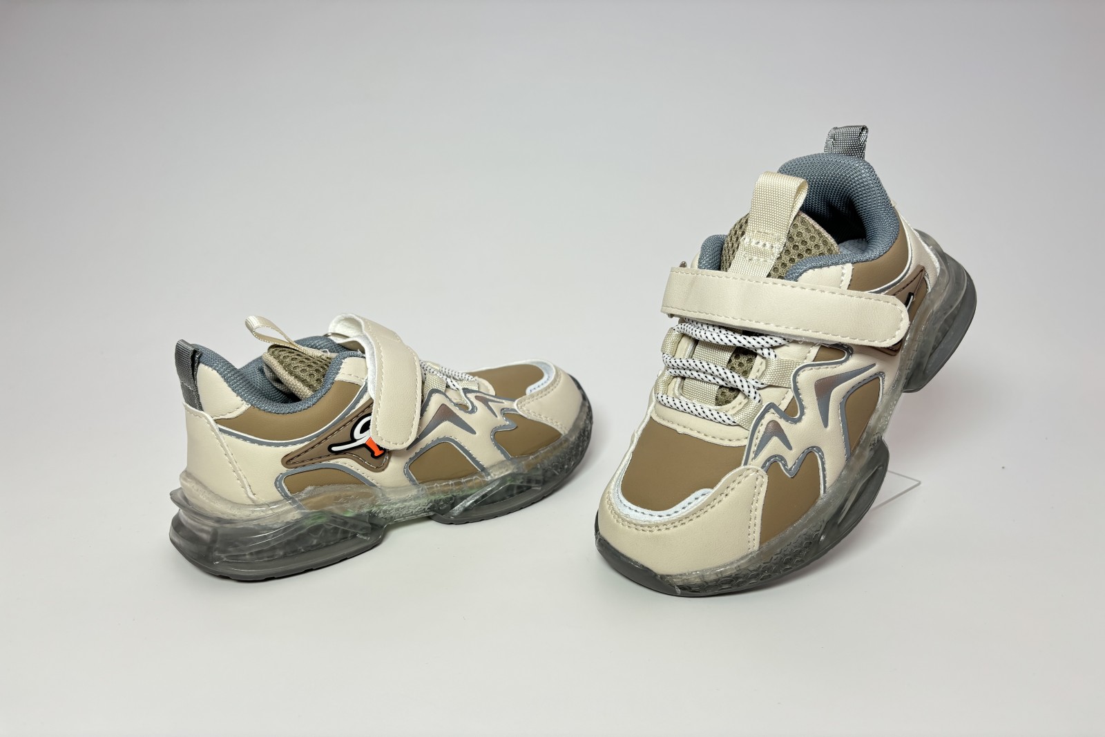 Սպորտային մանկական կոշիկ