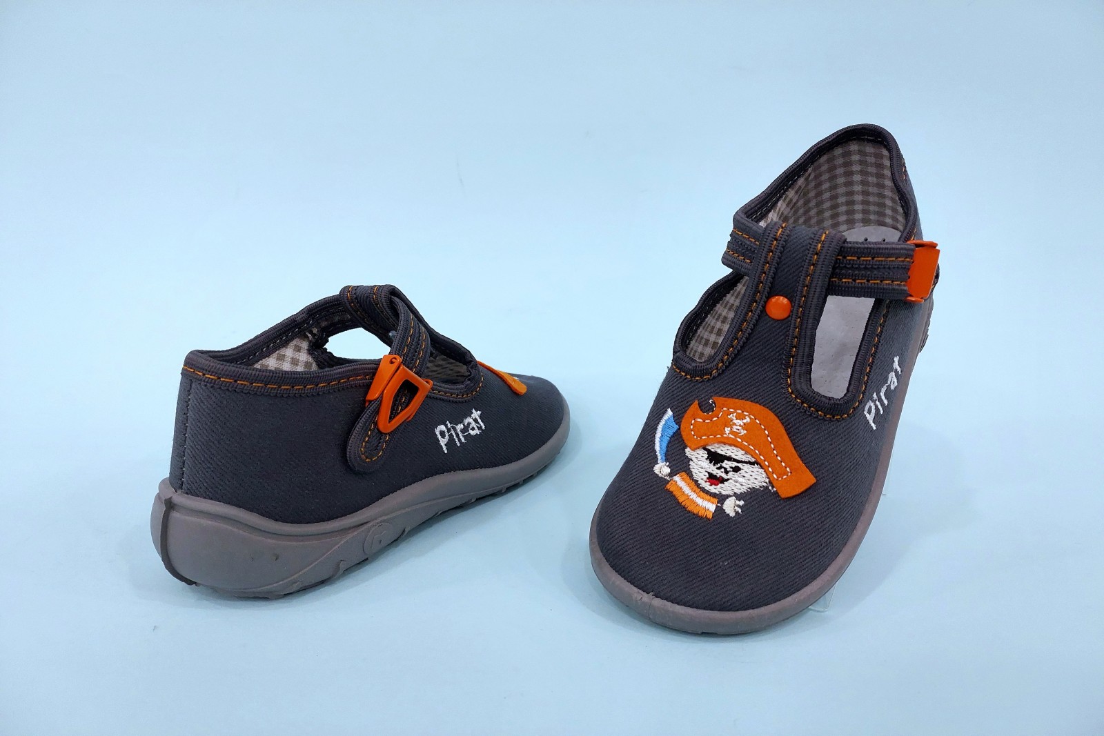 Մանկական հողաթափ