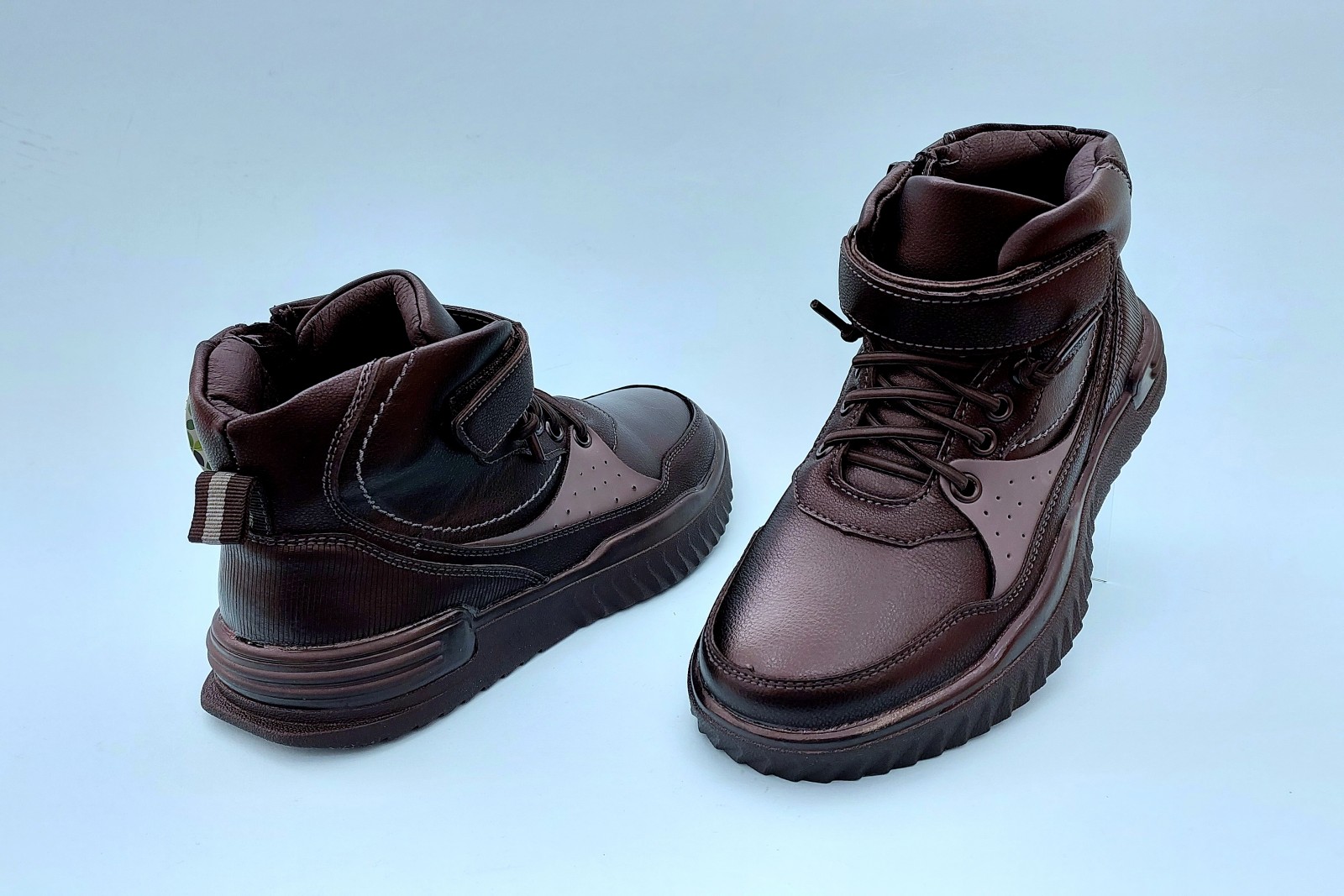 Սպորտային ճտքավոր կոշիկ