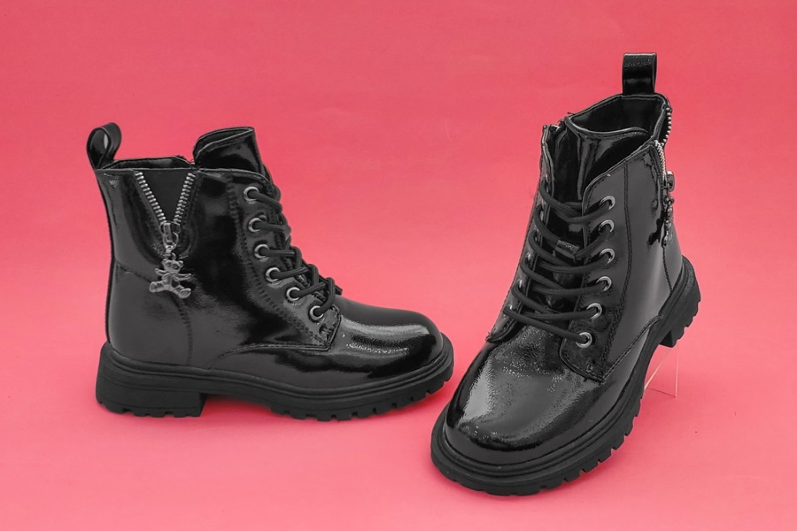 Դասական ճտքավոր կոշիկ