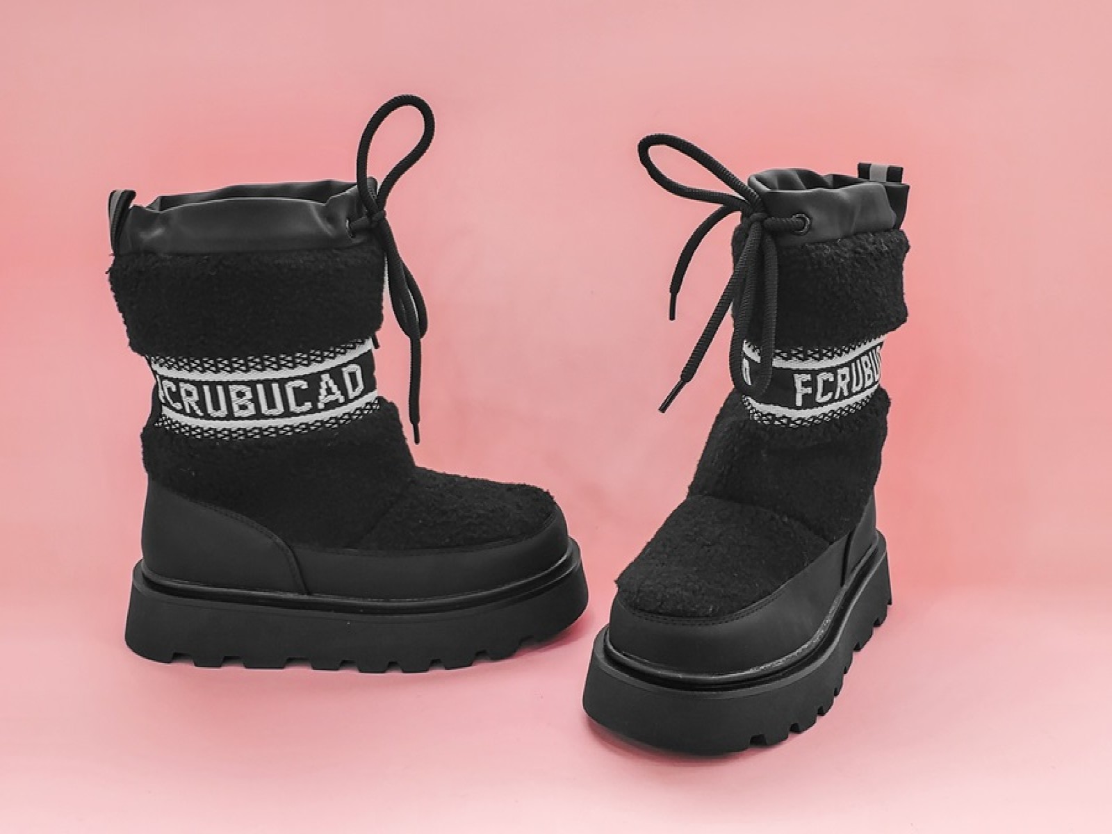 Դասական ճտքավոր կոշիկ