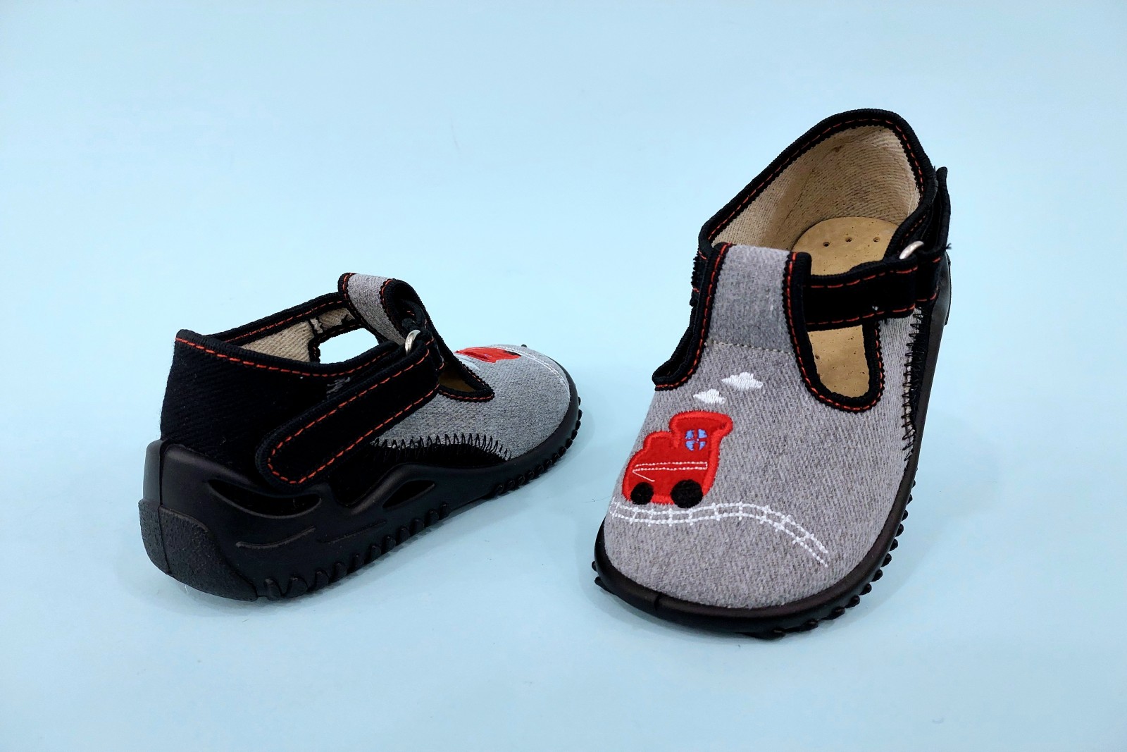 Մանկական հողաթափ