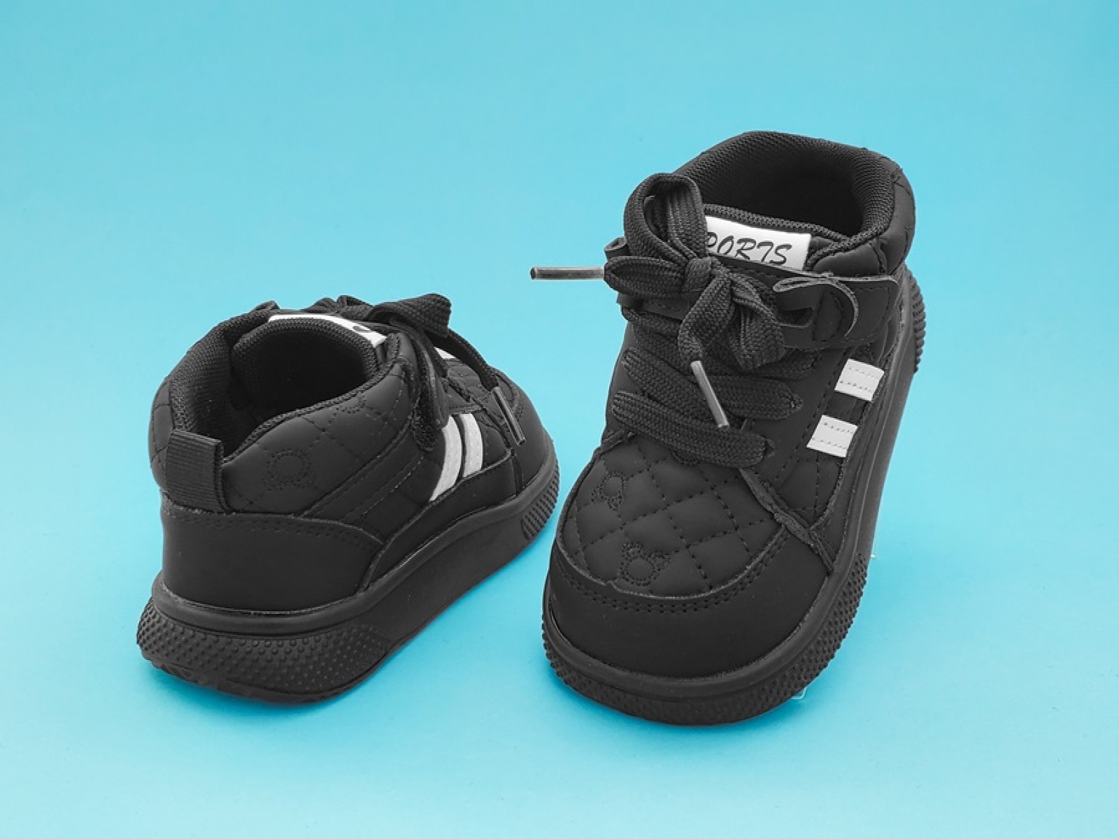 Սպորտային ճտքավոր կոշիկ