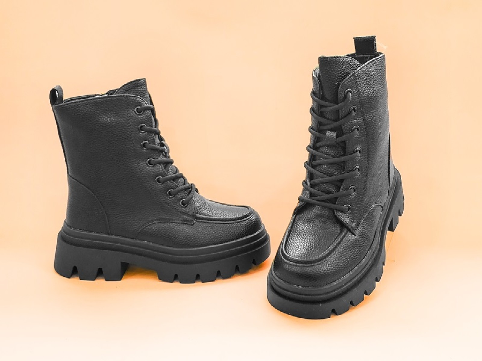 Դասական ճտքավոր կոշիկ