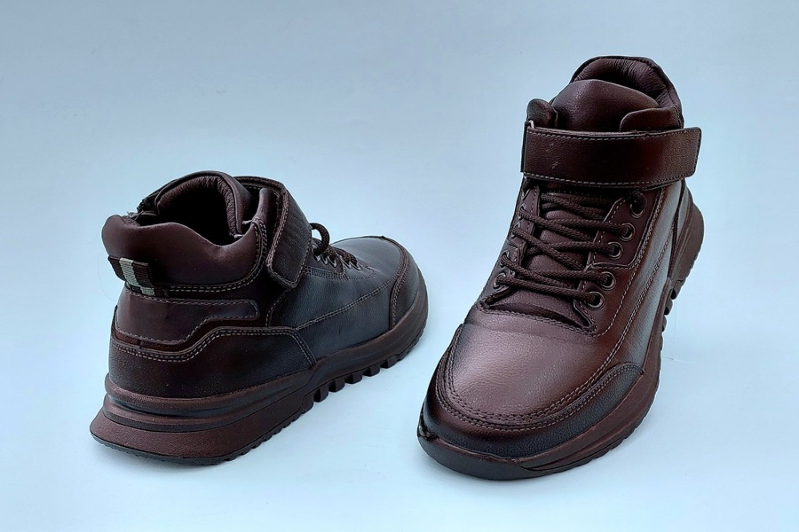 Սպորտային ճտքավոր կոշիկ